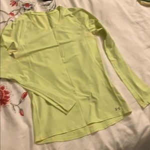 Under Armour top